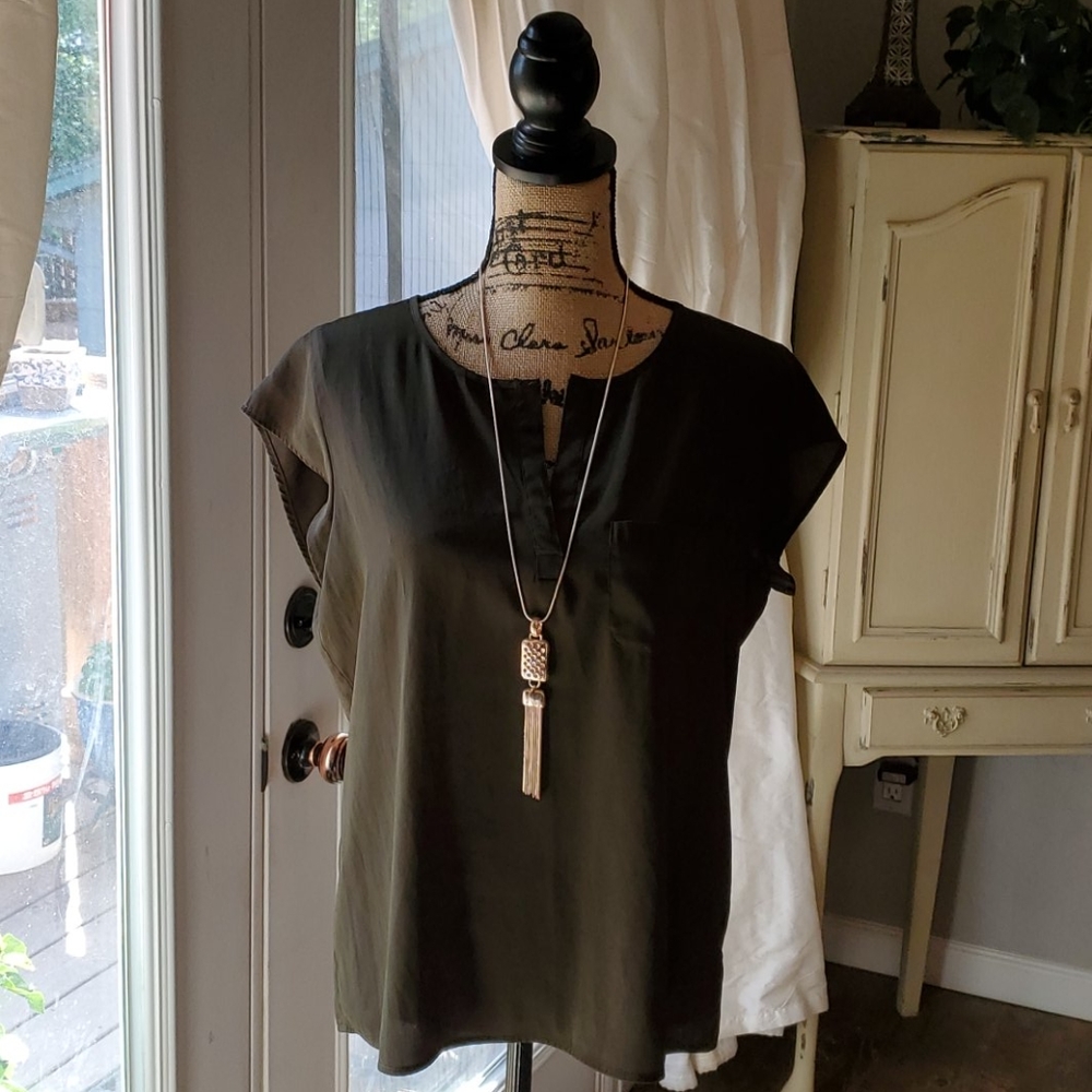 Ivanka Trump Top